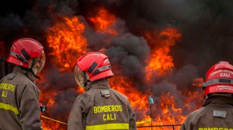 Desafío Nacional de Bomberos llega a Cali Desafío Nacional de Bomberos llega a Cali