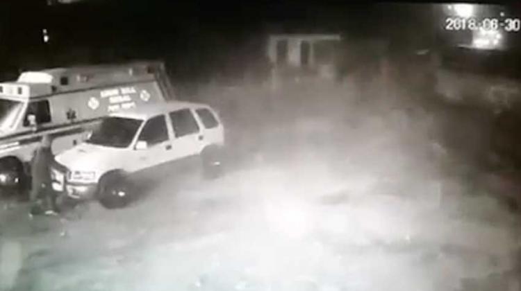Roban baterías a dos ambulancias de los bomberos Roban baterías a dos ambulancias de los bomberos