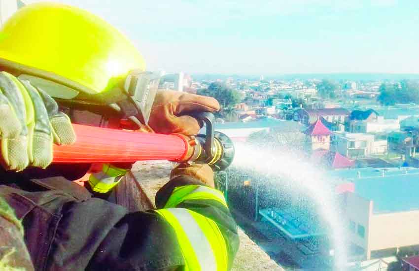 Bomberos Voluntarios entrenaron en alturas
