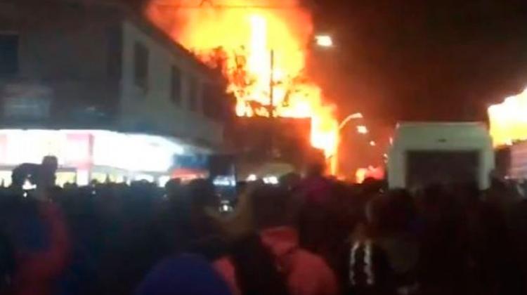 Roban equipos a bomberos que combatían incendio en La Tirana