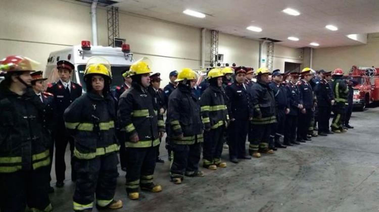 Bomberos Voluntarios Las Flores cumplió 58 años Bomberos Voluntarios Las Flores cumplió 58 años