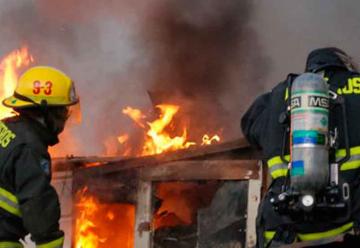 Bombero pierde su casa tras incendio en Chillán