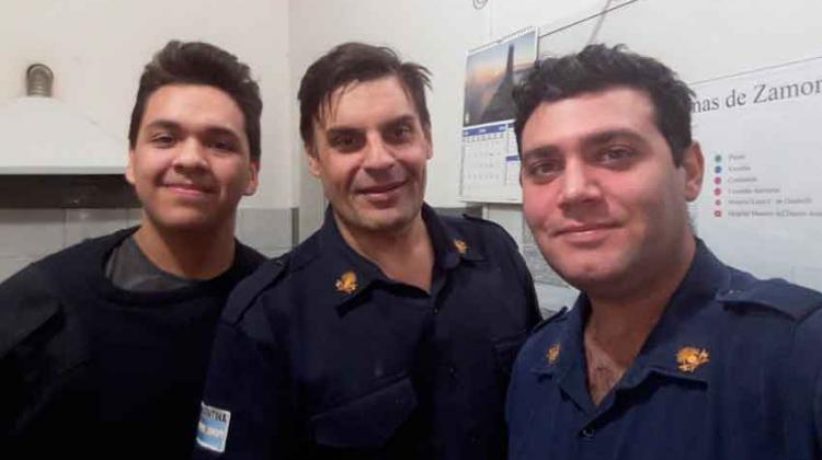 Bomberos le salvaron la vida a una beba de un año Bomberos le salvaron la vida a una beba de un año