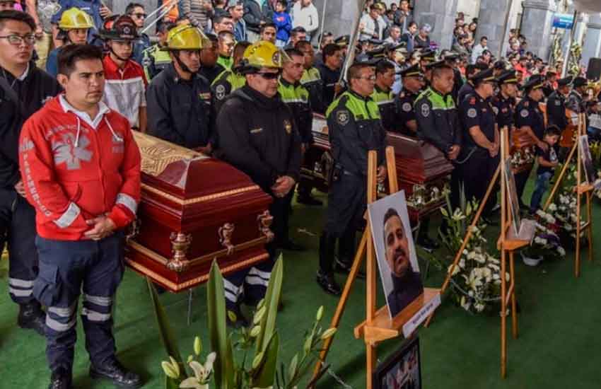 Despiden a bomberos muertos en explosión