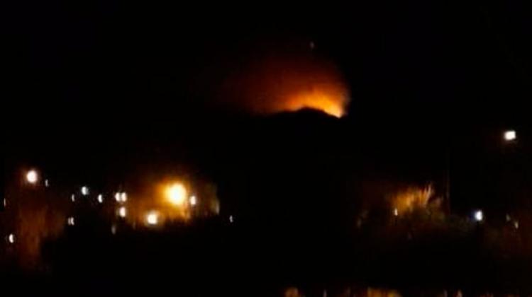 Tres bomberos sufrieron lesiones durante un incendio Tres bomberos sufrieron lesiones durante un incendio