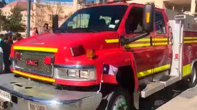 Donan carro de bomberos especializado en sustancias peligrosas