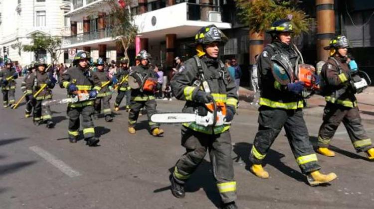 Anuncian remodelación en cuarteles de Bomberos