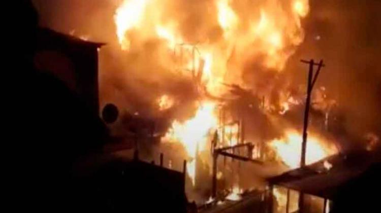 Bomberos fueron agredidos mientras combatían violento incendio Bomberos fueron agredidos mientras combatían violento incendio