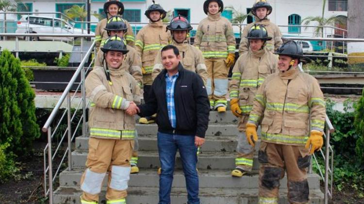 Bomberos de Sutatenza recibieron uniformes Bomberos de Sutatenza recibieron uniformes