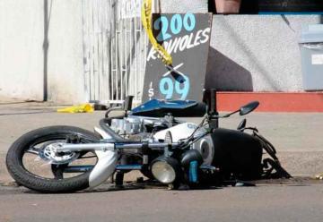 Un motociclista murió tras colisionar con un camión de Bomberos