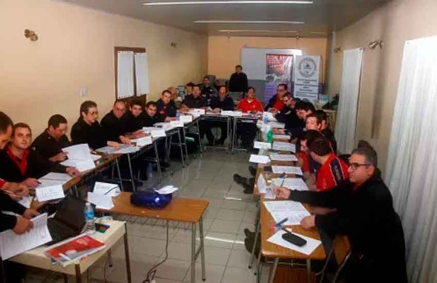 Bomberos de la región se capacitan en Olavarría