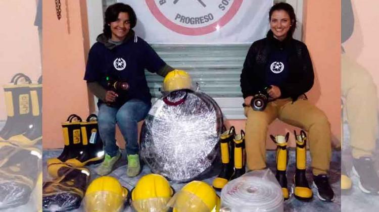 Entrega de materiales a Bomberos Voluntarios de Progreso Entrega de materiales a Bomberos Voluntarios de Progreso