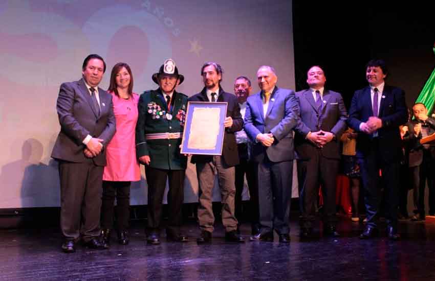 Voluntario Insigne recibe medalla de Hijo Ilustre de Ancud