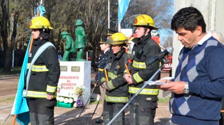 Homenaje a 19 años de la tragedia de Prodinco