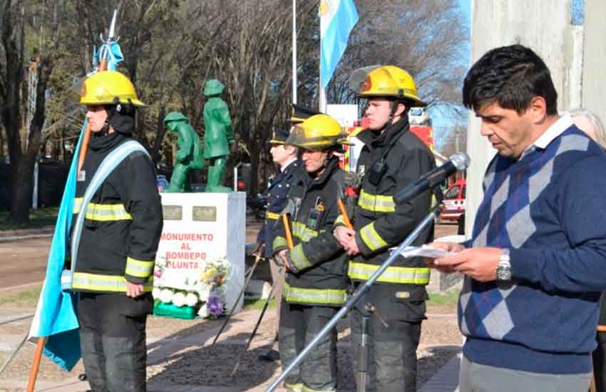 Homenaje a 19 años de la tragedia de Prodinco