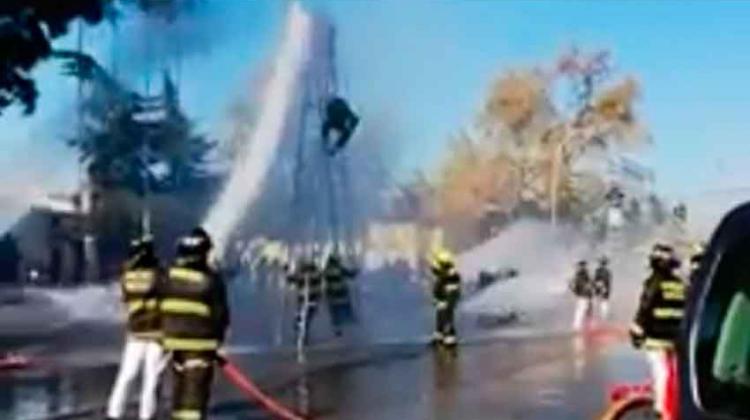 Bombero de sufre grave caída mientras realizaba acto de «bautizo» Bombero de sufre grave caída mientras realizaba acto de "bautizo"