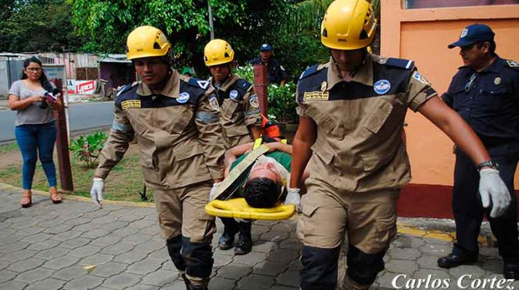 Bomberos de Búsqueda y Rescate en preparación constante Bomberos de Búsqueda y Rescate en preparación constante