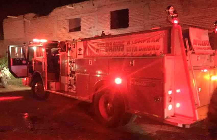 Incendio con personas atrapadas generó movilización