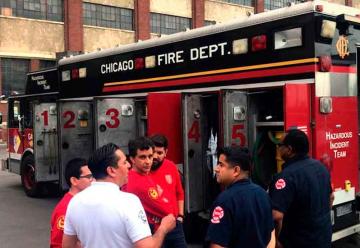 Bomberos de Santiago visitan el departamento de Bomberos de Chicago
