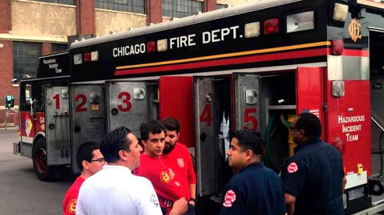 Bomberos de Santiago visitan el departamento de Bomberos de Chicago