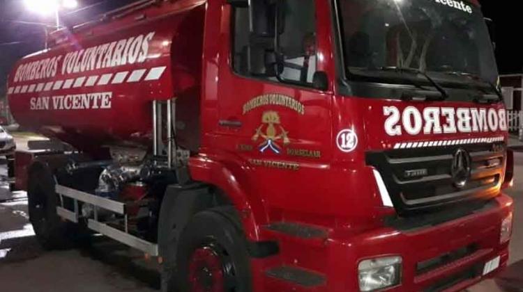 Bomberos de San Vicente recibieron una nueva unidad Bomberos de San Vicente recibieron una nueva unidad
