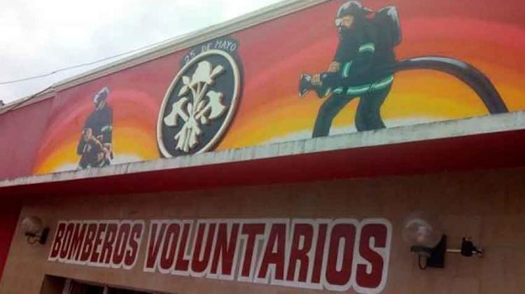 Bomberos de 25 de Mayo renovaron su fachada