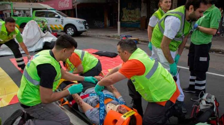 Simulacro de incendio en local bailable en Lanús