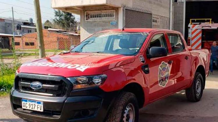 Bomberos de Alem suman nueva unidad a su parque automotor