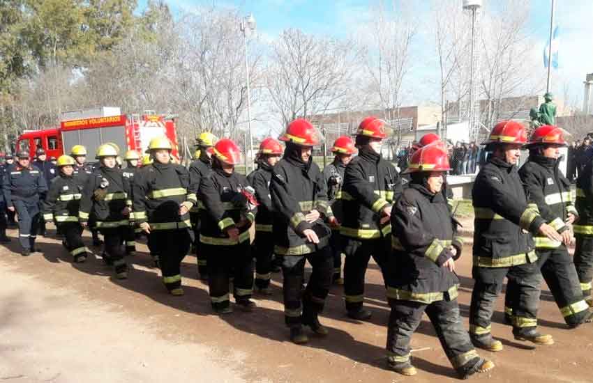 Bomberos de General Pico recibieron 10 trajes estructurales