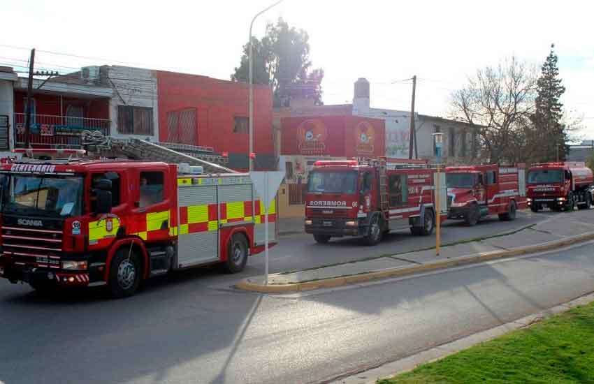 Bomberos festejaron sus 37 años y nuevo móvil