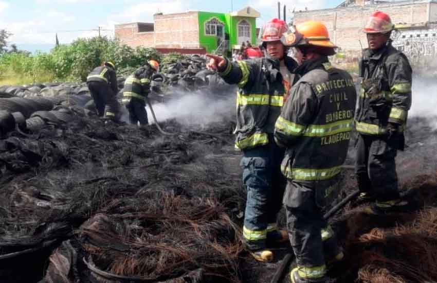 Roban a bomberos mientras atendían incendio