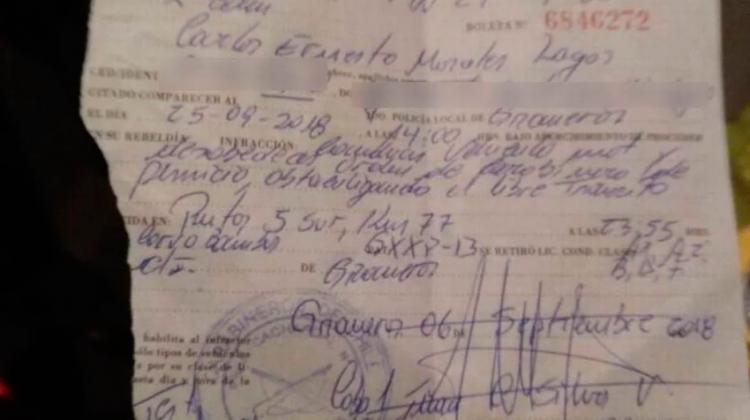 Policía multa a bomberos que estaban en plena emergencia Policía multa a bomberos que estaban en plena emergencia