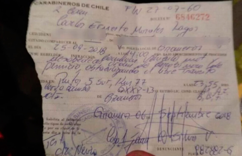 Policía multa a bomberos que estaban en plena emergencia