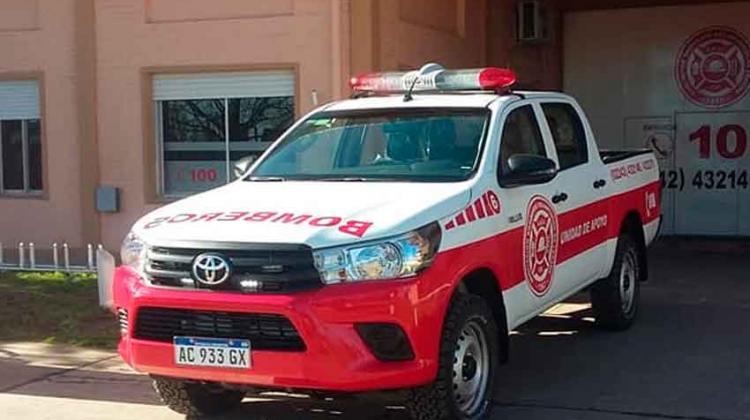 Bomberos de Lezama presentaron su nueva unidad