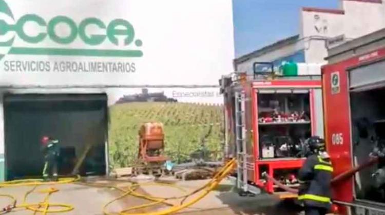 Dos bomberos heridos por golpe de calor en el incendio Dos bomberos heridos por golpe de calor en el incendio