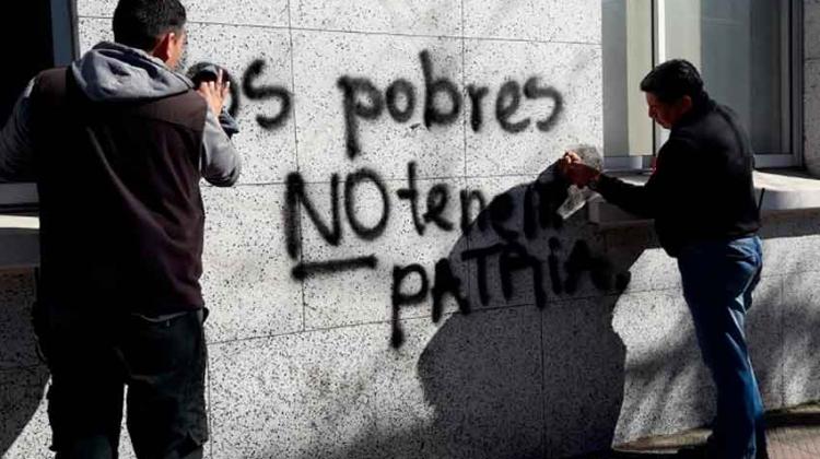 Edificio de Bomberos fue rayado por desconocidos Edificio de Bomberos fue rayado por desconocidos