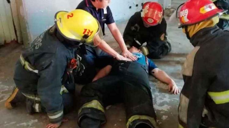 Bomberos se capacitaron para asistir a heridos en un accidente Bomberos se capacitaron para asistir a heridos en un accidente