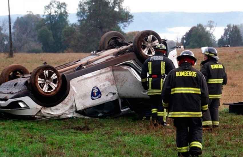 Autoridad de Bomberos protagonizó accidente en Los Ríos