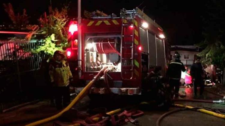 Bomberos fueron agredidos mientras combatían emergencia Bomberos fueron agredidos mientras combatían emergencia