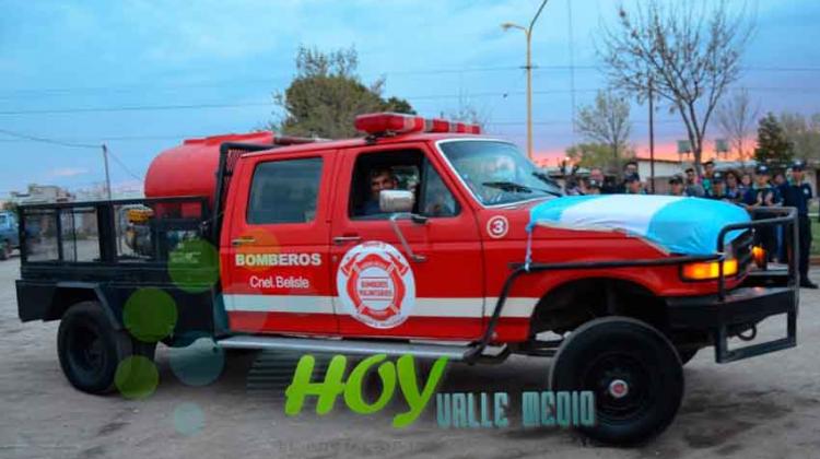 Con nuevo autobomba inauguraron el cuartel de Belisle Con nuevo autobomba inauguraron el cuartel de Belisle
