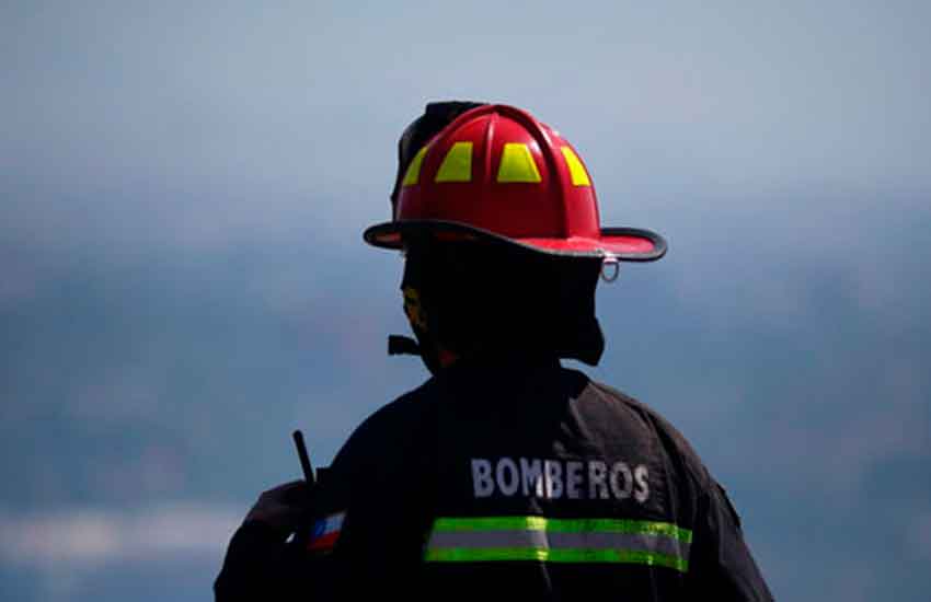 Bomberos fueron agredidos mientras apagaban incendio