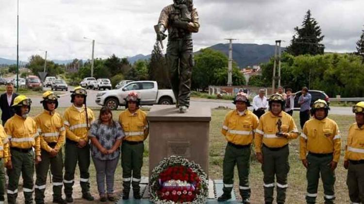 Homenaje para recordar a los brigadistas fallecidos