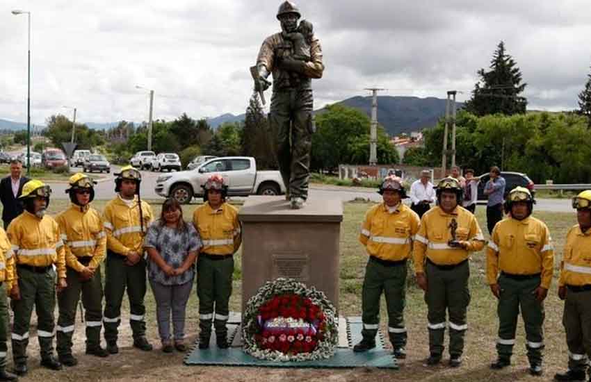 Homenaje para recordar a los brigadistas fallecidos