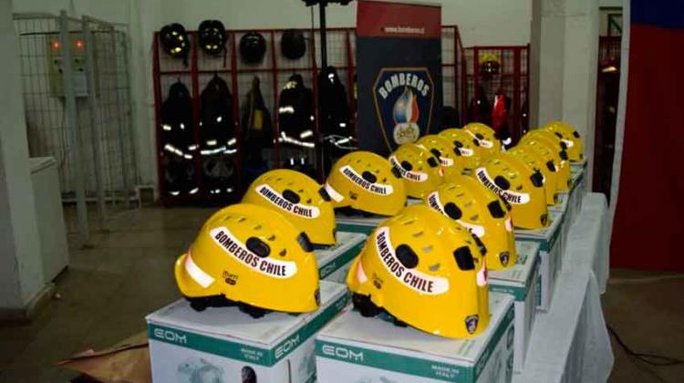 Bomberos de la Región de Ñuble recibieron equipos nuevos