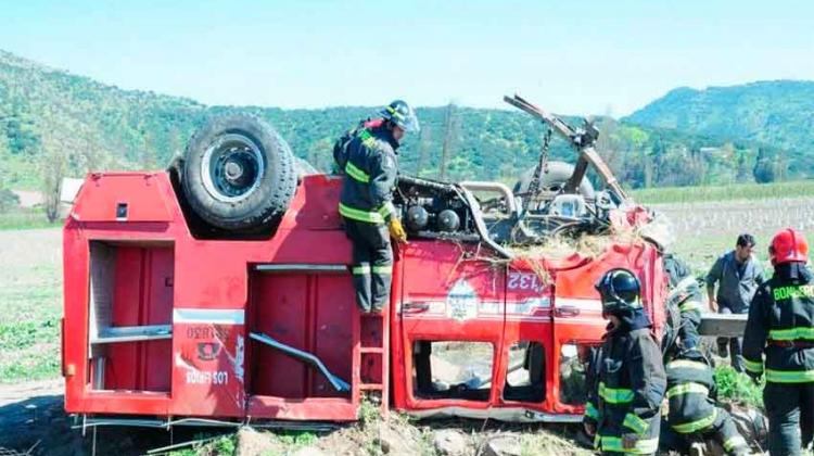 Broma deja sin carro a Bomberos de Requínoa Broma deja sin carro a Bomberos de Requínoa
