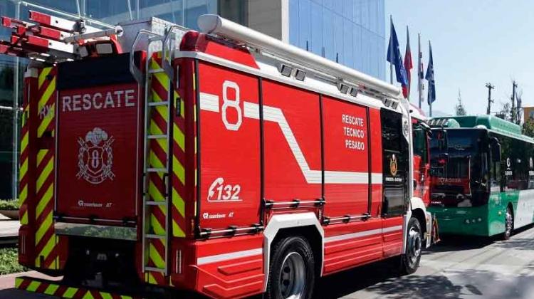 Bomberos de Santiago se capacita sobre nuevos Buses Bomberos de Santiago se capacita en nuevo Buses