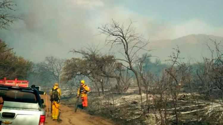 Bomberos lograron controlar el incendio en San Javier