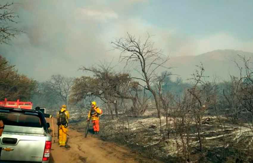Bomberos lograron controlar el incendio en San Javier