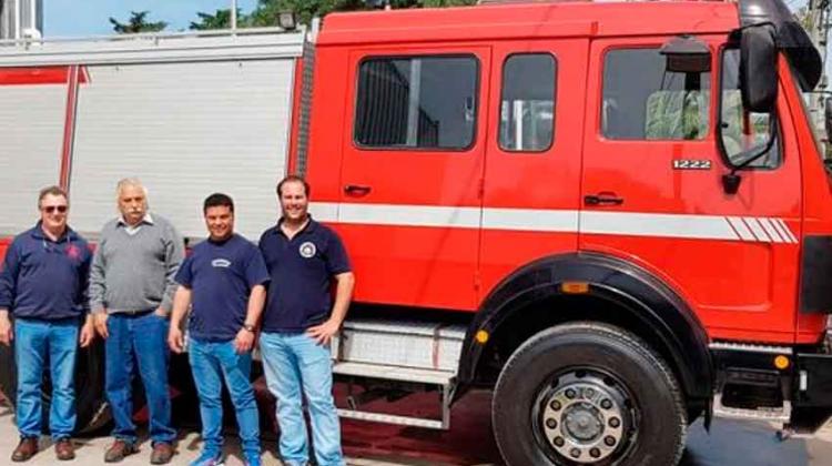Bomberos de Del Carril con nuevo autobomba Bomberos de Del Carril con nuevo autobomba