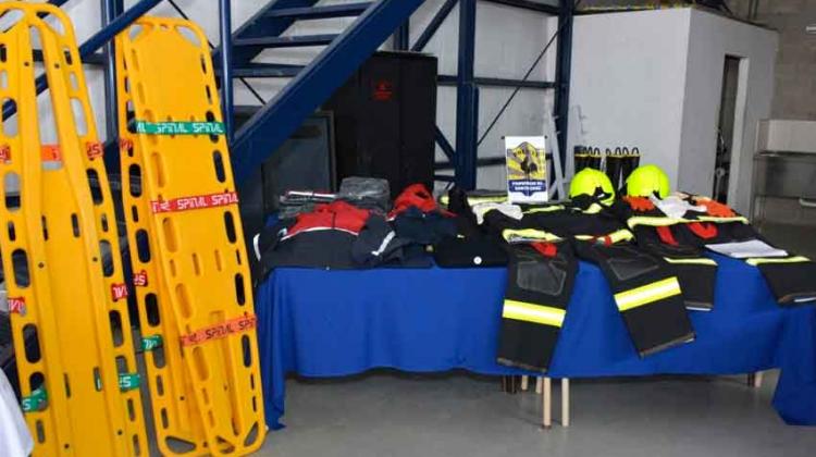 Entregaron equipamiento a los bomberos de Santa Cruz Entregaron equipamiento a los bomberos de Santa Cruz